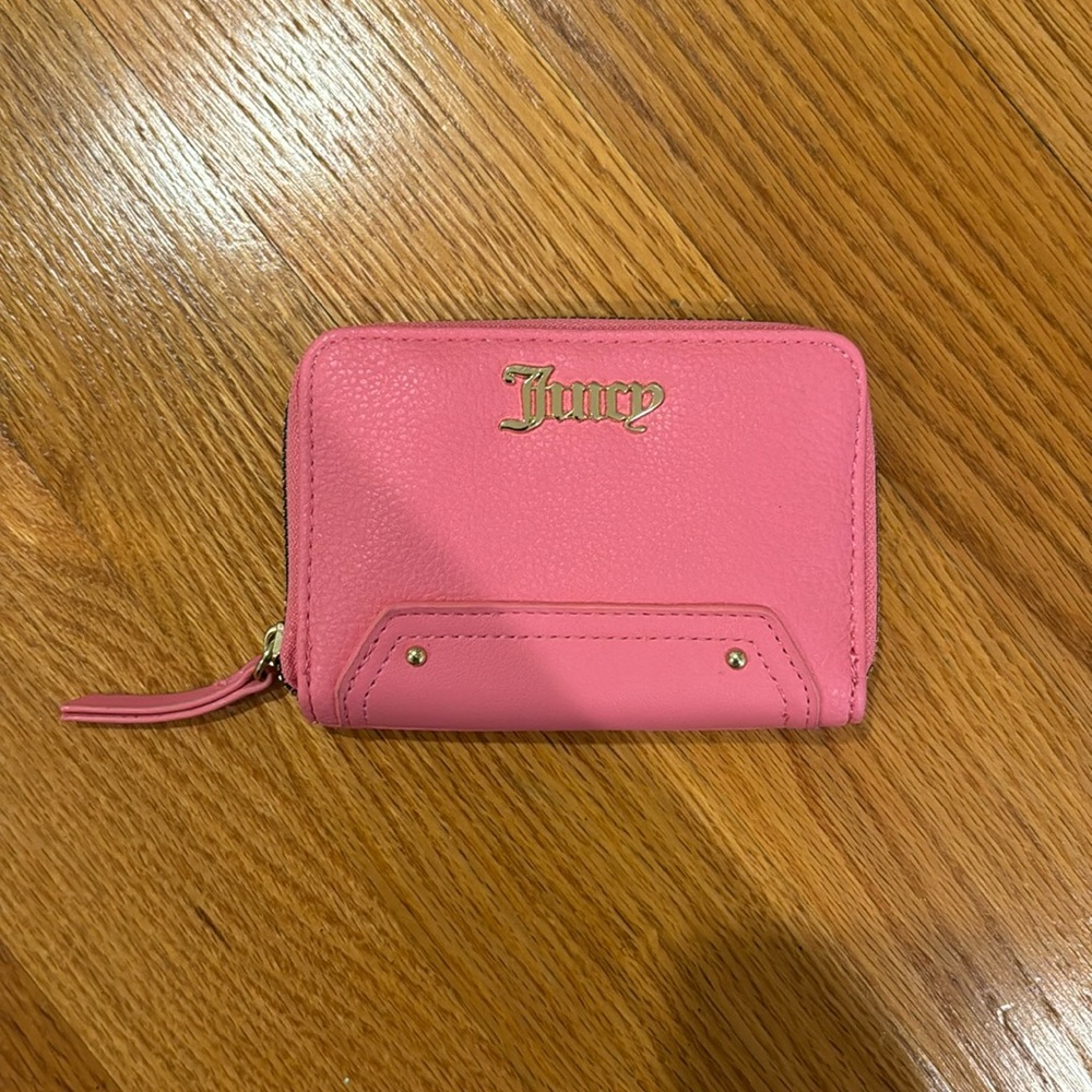 Juicy pink wallet! Used twice but no tag